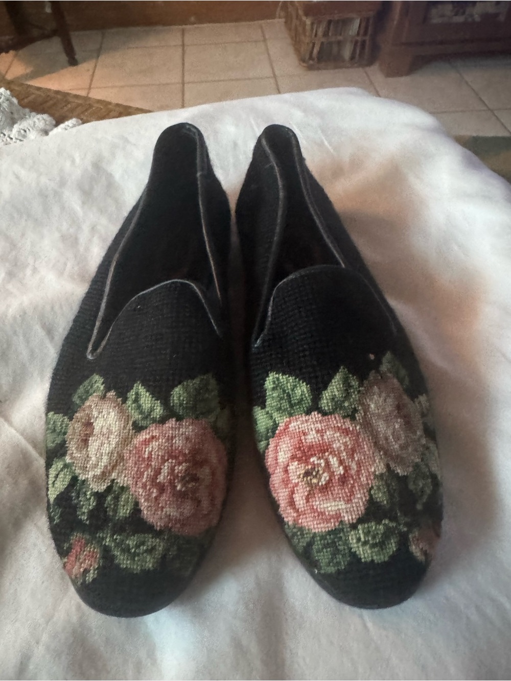 The Larkspur CollecBlack Floral Embroidered Women's Slippers - Pink Rose Accents